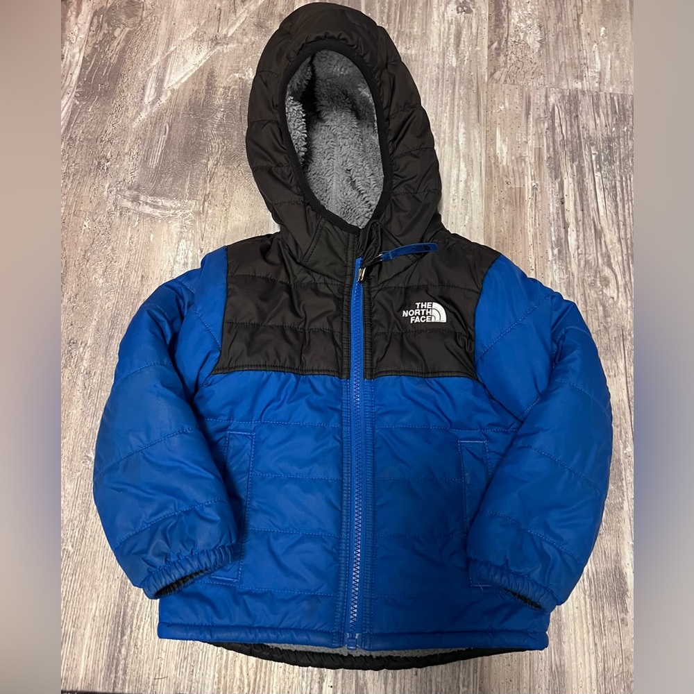 Boys 2T Northface reversible coat.